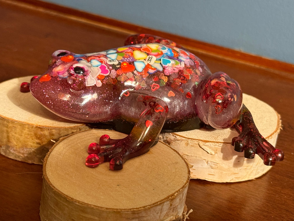 Valentine Heart Back Resin Frog